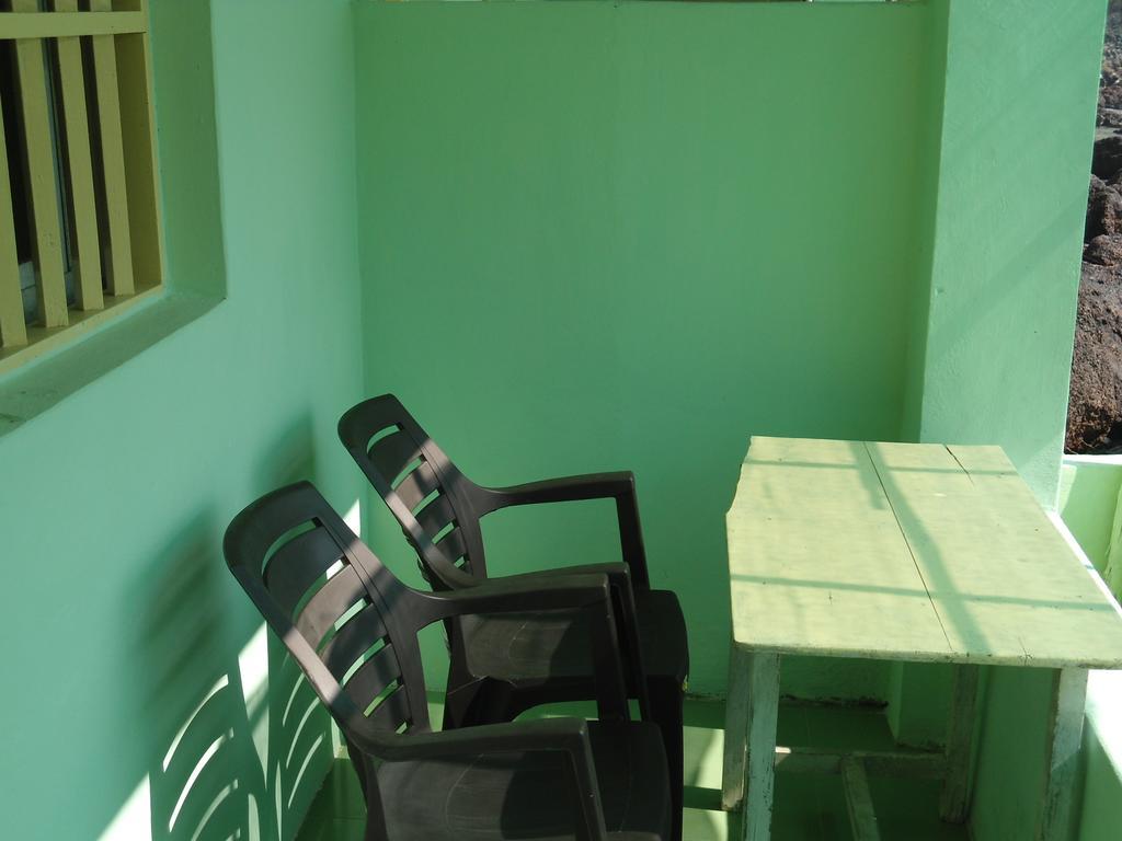 Arambol Hospitality Red Rock Bagian luar foto