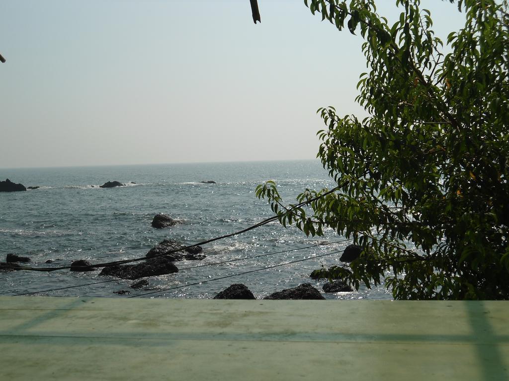 Arambol Hospitality Red Rock Bagian luar foto
